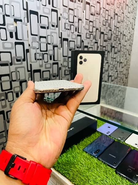 Iphone 11 pro max 64gb Factory Unlock Non PTA 6