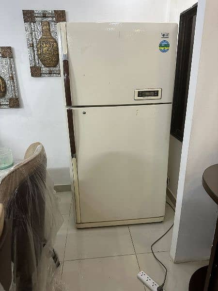 LG FRIDGE 5