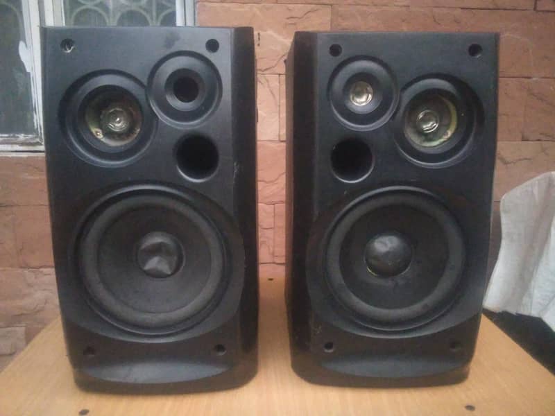 Akai japan 5" speakers original 9/10 condition 8