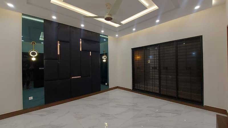 Ideally Located House Of 20 Marla Is Available For sale In Lahore 1