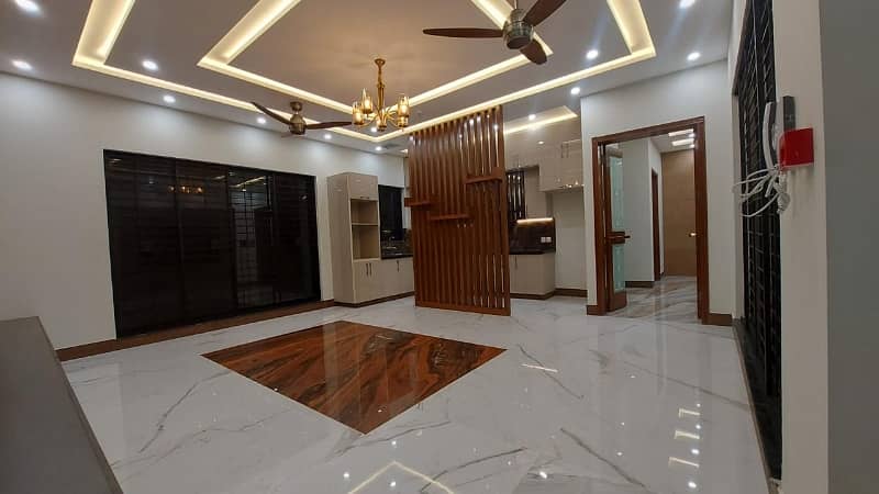 Ideally Located House Of 20 Marla Is Available For sale In Lahore 4