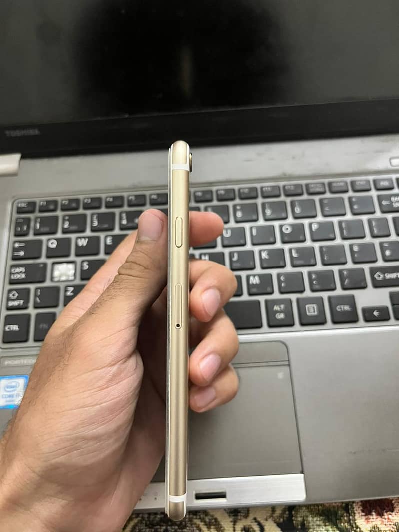 Iphone 6 (Gold) 3