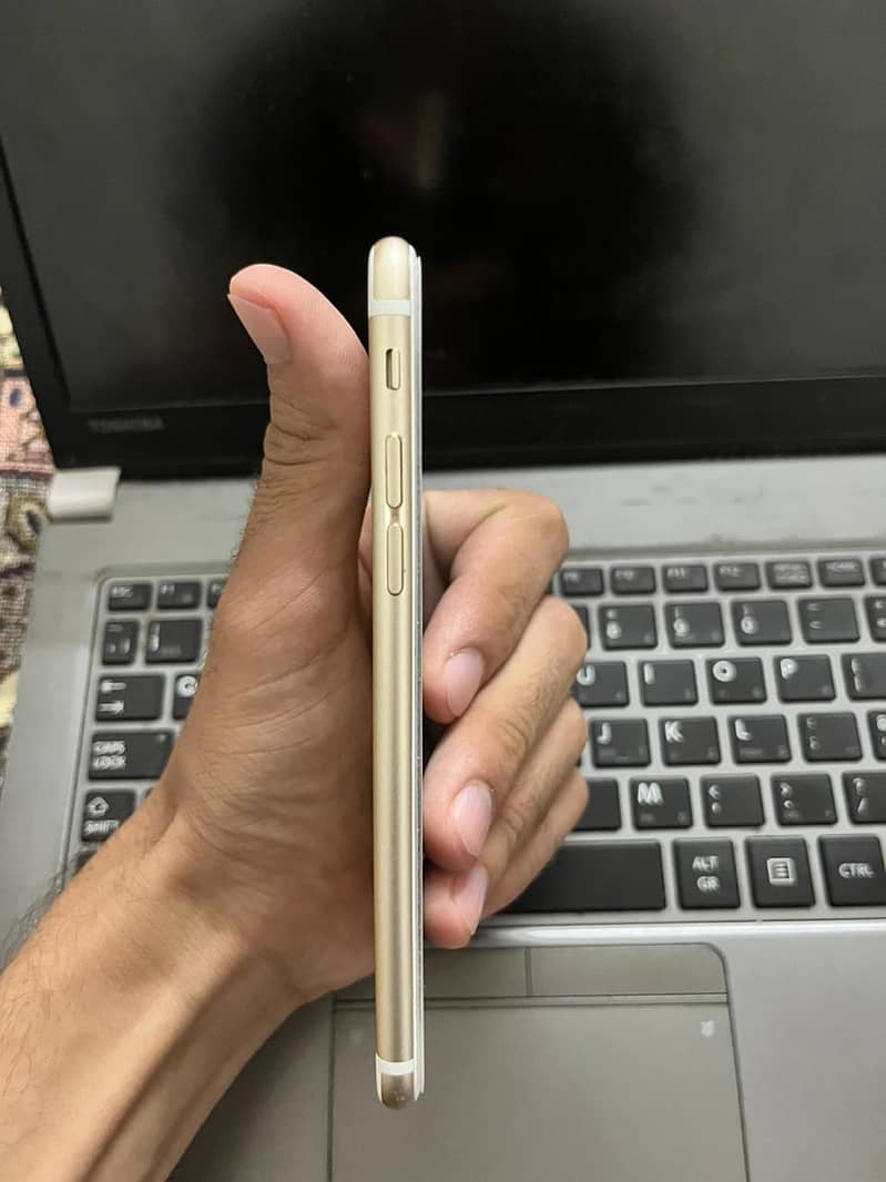 Iphone 6 (Gold) 5