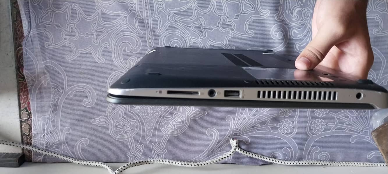 HP ProBook 430 G3 Notebook with charger 8