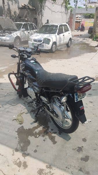 Suzuki GS 150 SE 3