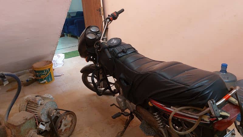 Unique 100 CC Black 3