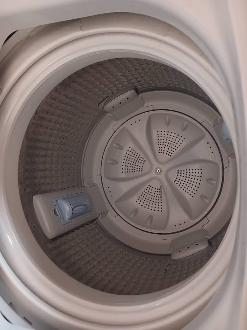 "Haier 8kg Automatic Washing Machine - 5 Months Use, With Warrenty 5