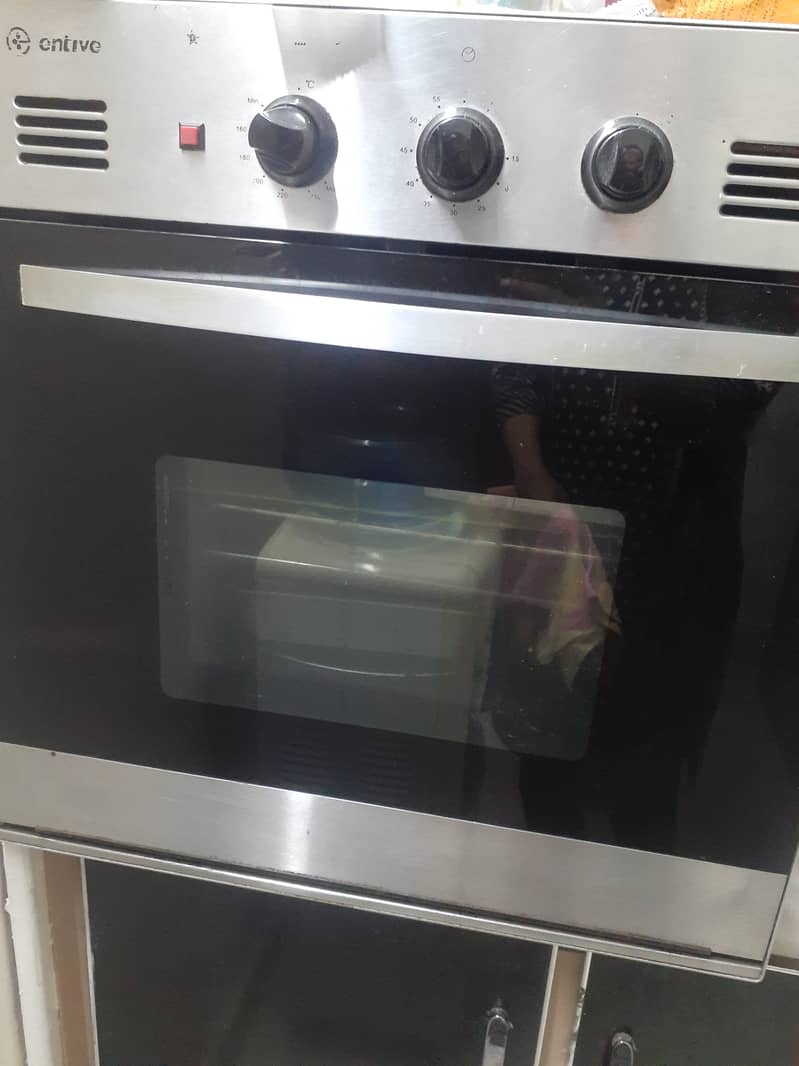 Branded used oven in good condition 1