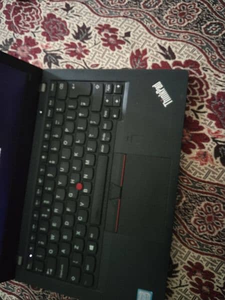 Lenovo Thinkpad (Touchscreen) 9