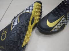 Football shoes for sale