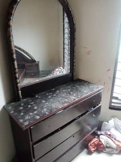 bed and dressing table 0