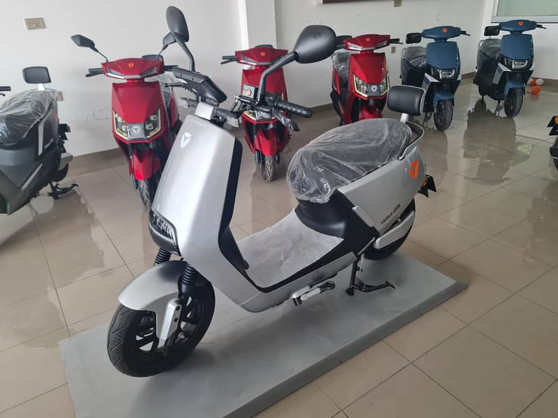 Yadea G5 Electric Scooty . Electric Bike Girls Scooty 12