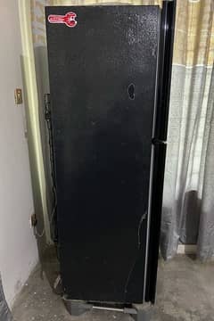 Dawlance  Medium   size fridge