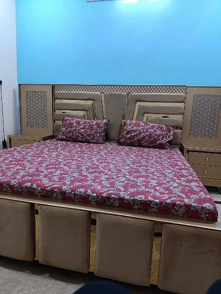 NEW BED SET WITH SIDE TABLES AND DRESSING TABLE *MATTRESS NOT INCLUDED 1