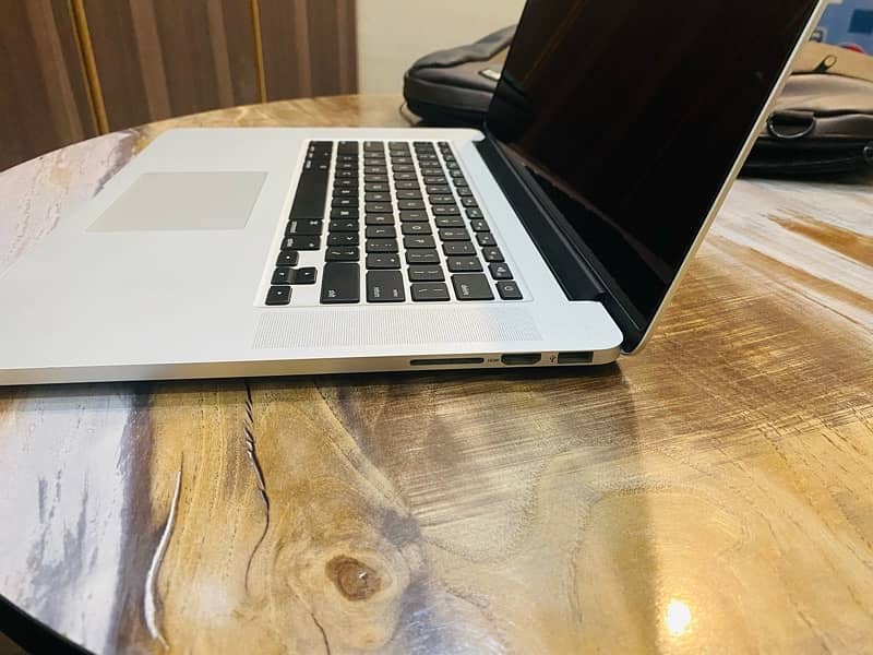 MacBook Pro 2015 Mid 3