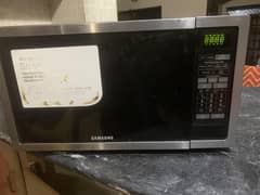 Samsung Large Microwave in Excellent Condition