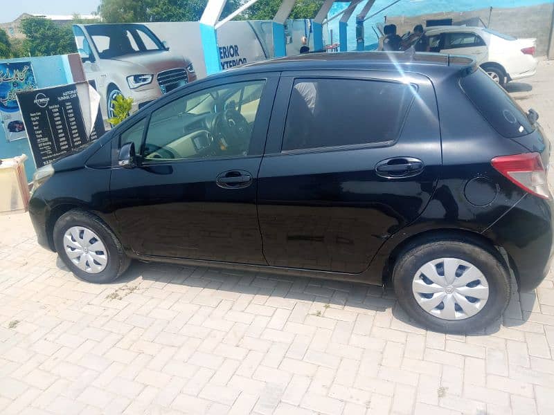 Toyota Vitz 2015 1