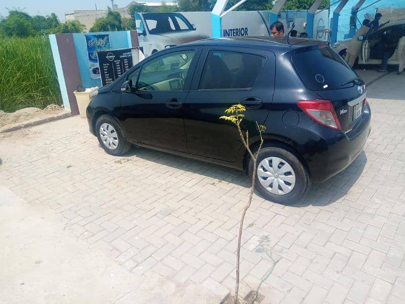 Toyota Vitz 2015 4