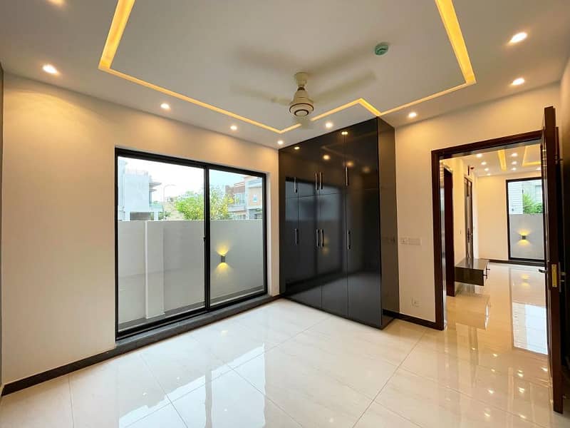 3 Beds 5 Marla Brand New House For Rent in DHA 9 Town Lahore. 4