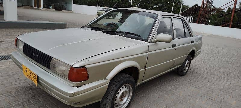 urgent sell Nissan Sunny 1990 neat and clean car Power steering 0