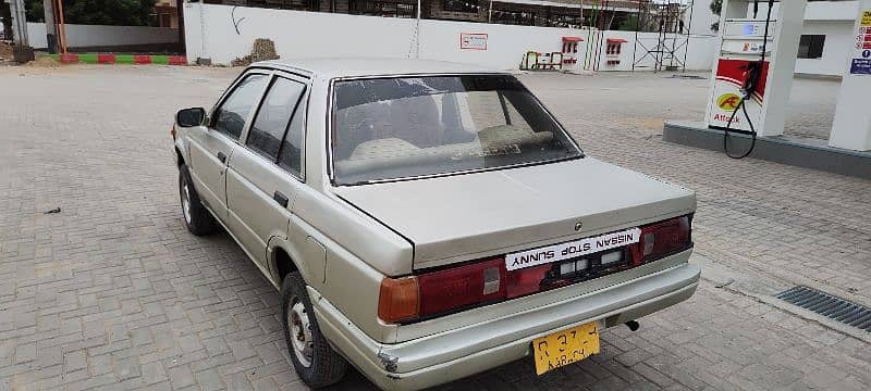 urgent sell Nissan Sunny 1990 neat and clean car Power steering 6