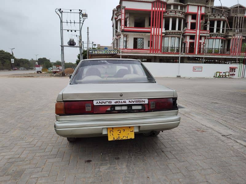 urgent sell Nissan Sunny 1990 neat and clean car Power steering 10