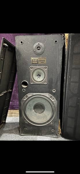 Fisher Speakers 3