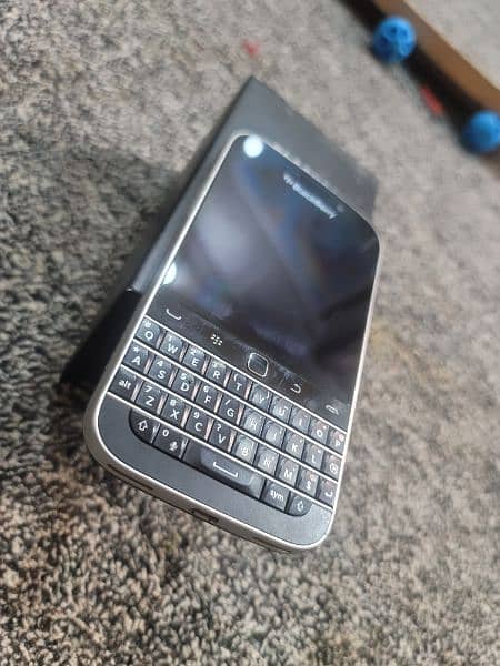 BlackBerry Classic Brand New Complete Box 1