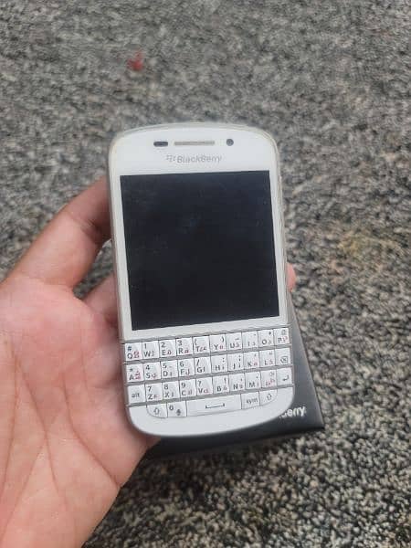 BlackBerry Q10 Scratchless 5