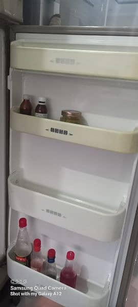 Dawlance large size refrigerator in good condition 5