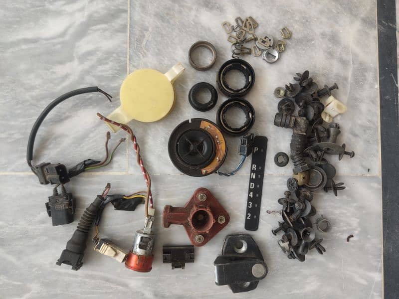 BMW E36 Used parts. صرف تصویروں میں دکھائ گئ چیزیں ھیں 14