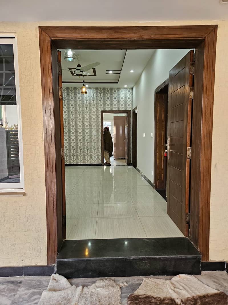 7 Marla House For Rent In Usman Block 4