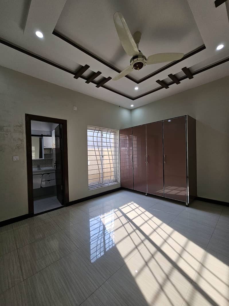 7 Marla House For Rent In Usman Block 8