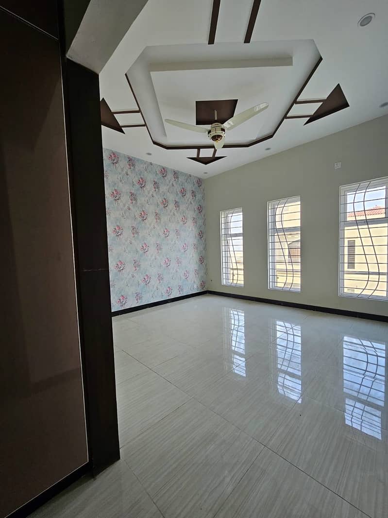 7 Marla House For Rent In Usman Block 21