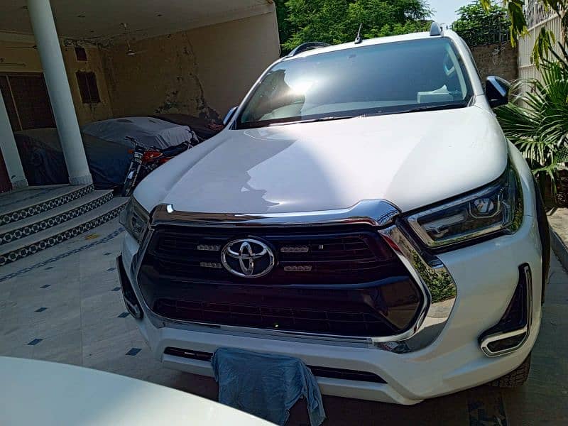 Toyota Hilux revo v 2021 4