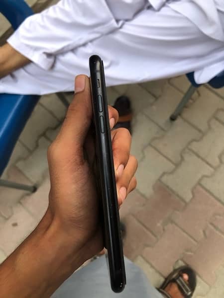 iphone xr 64 gb 4