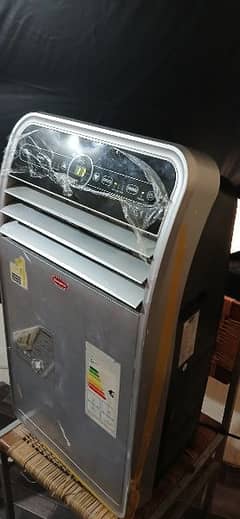 EuropAce portable AC condition 10/10.1 month use only