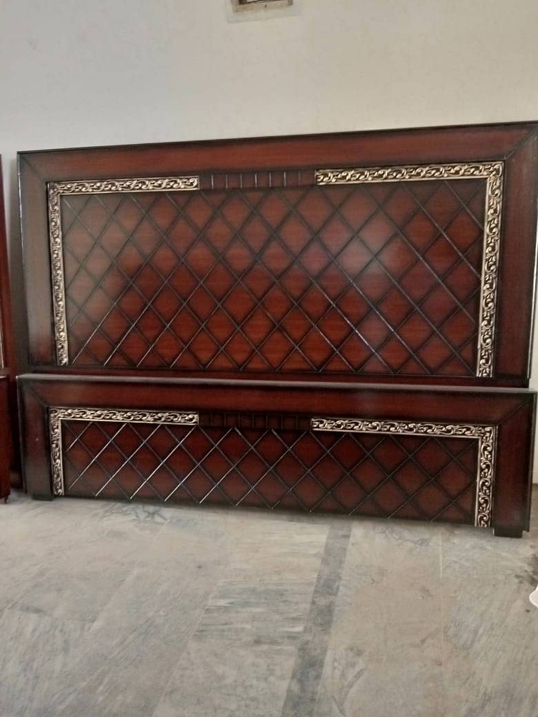 Bed / bed set / double bed / king size bed / poshish bed / furniture 5