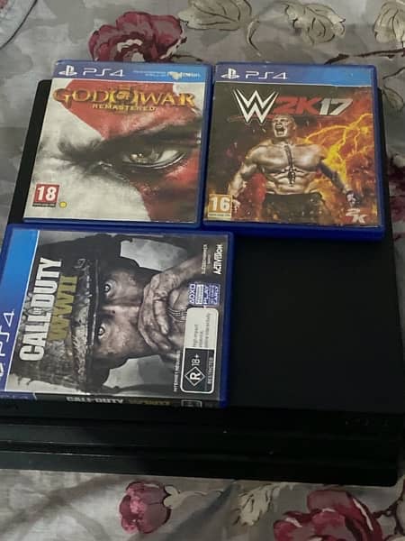 PS4 pro with 3 games 0