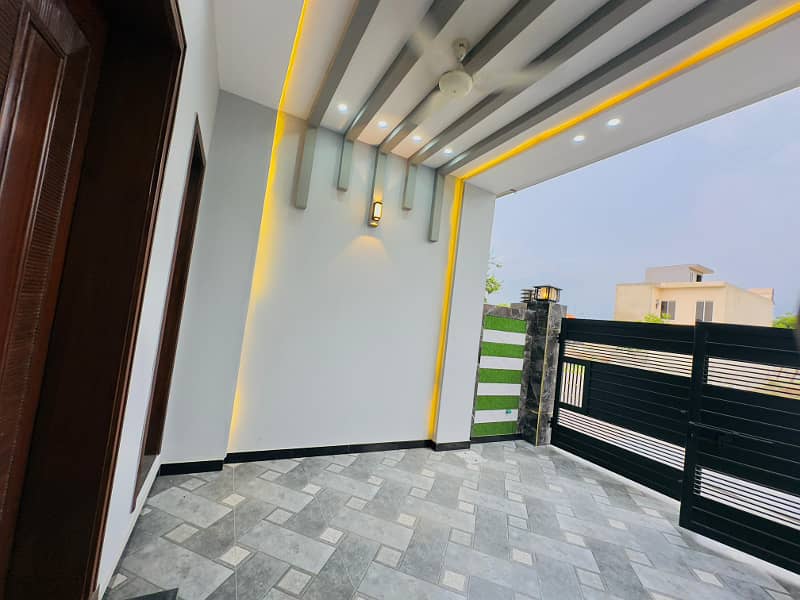 5 Marla Dream House For Sale Hot loock and location in Royal Orchard Multan 6