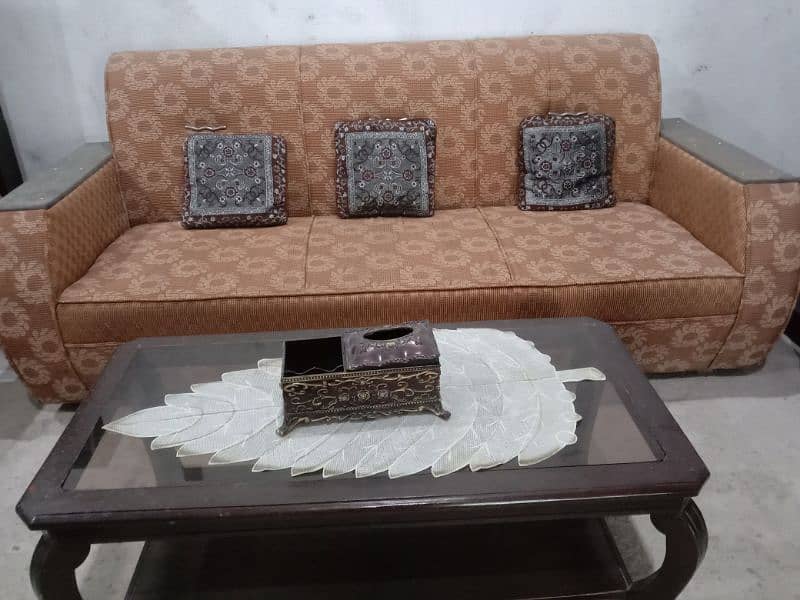 5 seater sofa with tables 0