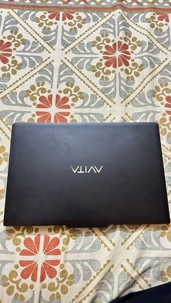 Avita liber v14 FHD 8 gb ram 512 ssd matte black beast system 14