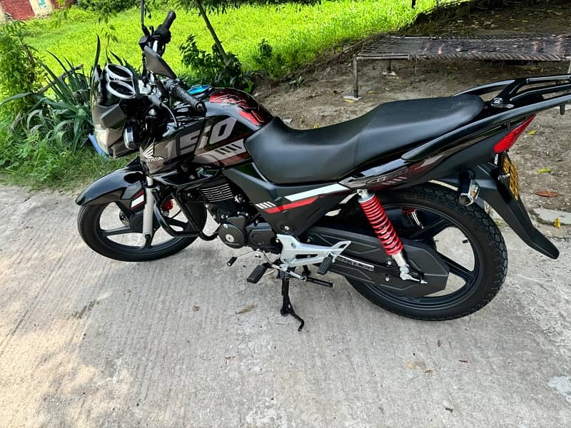 Honda cb 150 2023 4