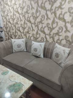 6 seater sofa at the reseanoble price