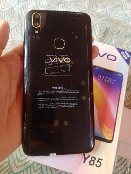 Vivo y85 (4/64) Gb ram full new  with box and charger 3