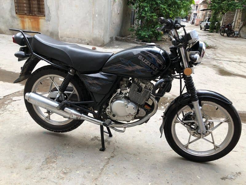 Suzuki GS150 SE 1