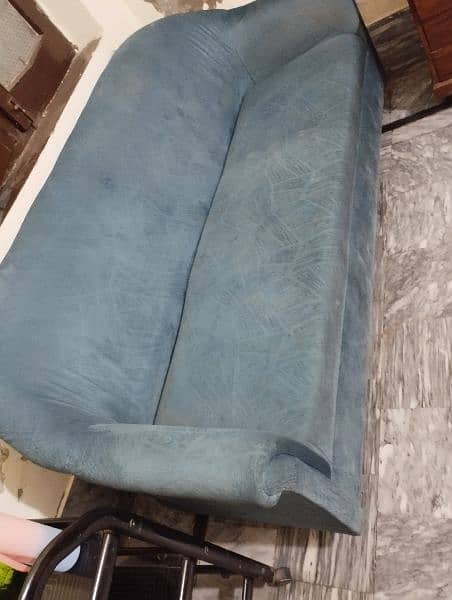 5 seater sofa set in good condition velvet poshish 1