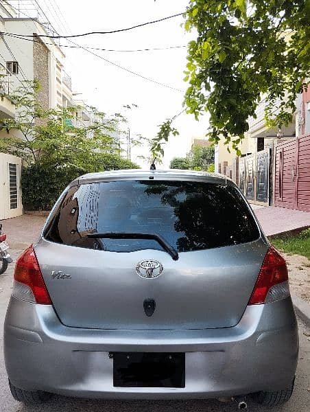 Toyota Vitz 2008/11 karachi nmbr 0/3/3/1/8/4/8/5/0/4/4 8