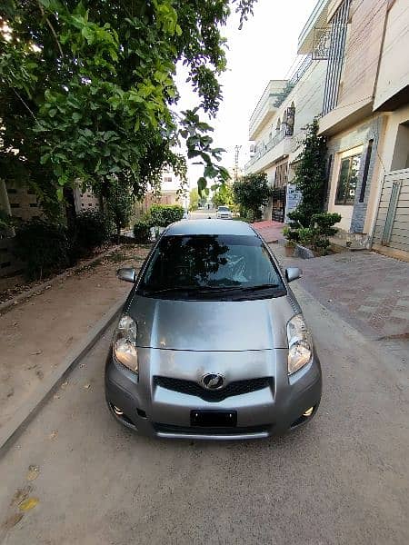 Toyota Vitz 2008/11 karachi nmbr 0/3/3/1/8/4/8/5/0/4/4 16