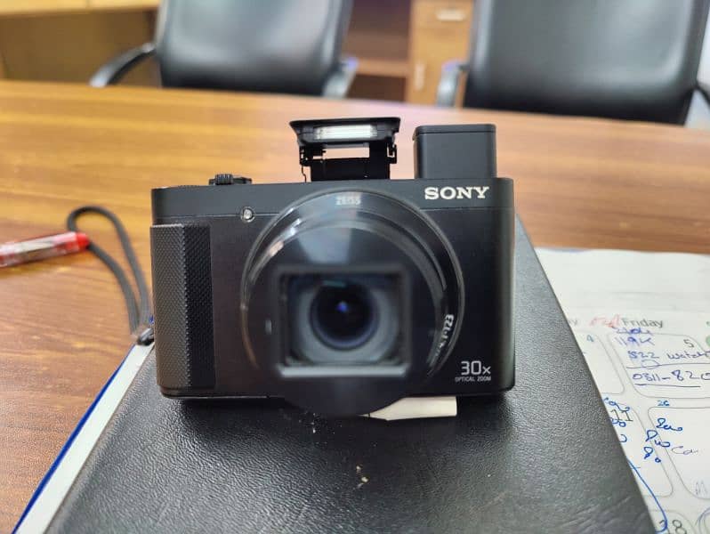 Sony DSC-HX90 0